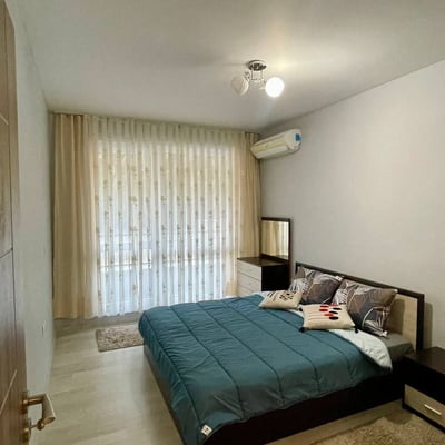 Alquiler de un amplio apartamento de 3 habitaciones, barrio Briz, Varna, Bulgaria